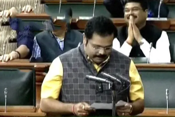 kathir anand took oath in legislative assembly